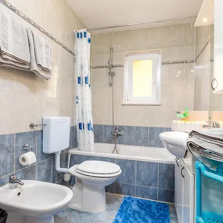 Дом отдыха Stunning In With House Sea View Kastel